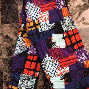 Lularoe Leggings! Colorful pattern. One size